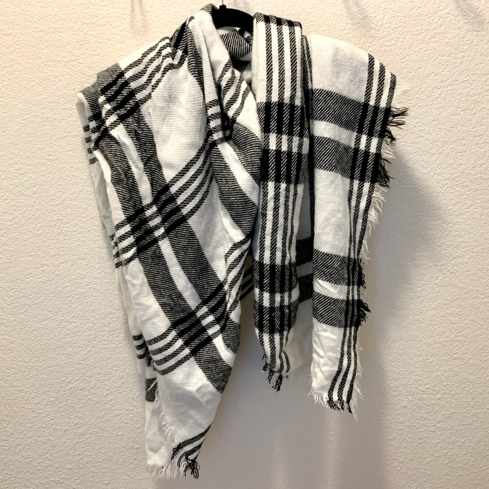 Plaid Wrap Scarf - Picture 3 of 7